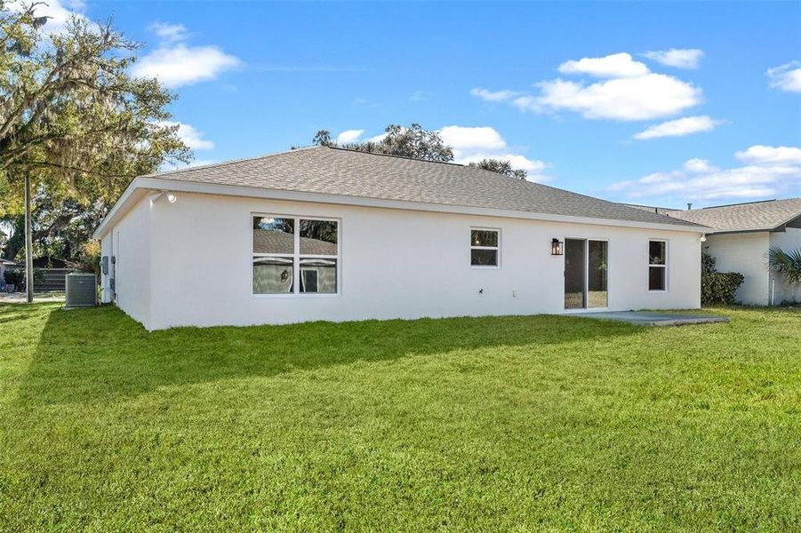 Exterior details and patio area of a home in , Leesburg (Image 24).