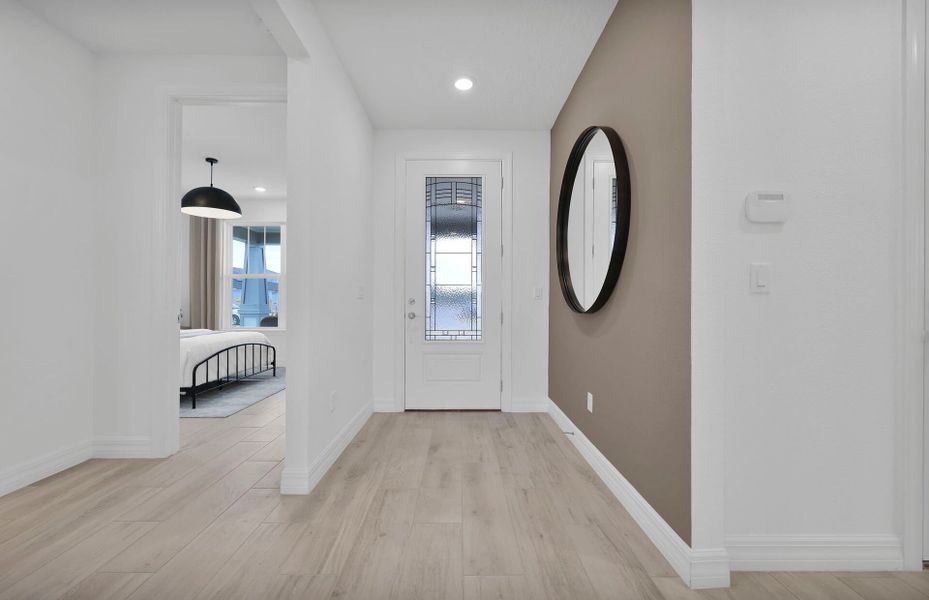 Mystique | Foyer/Entryway