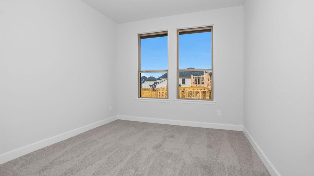 Spacious, unfurnished interior of a new home in Cross Creek West, Fulshear (Image 11).