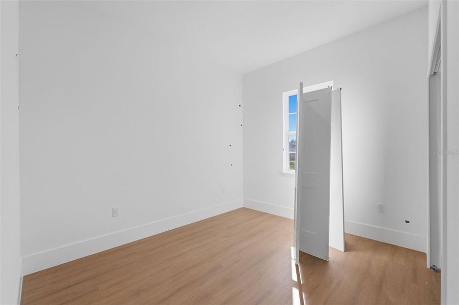 Spacious, unfurnished interior of a new home in , Ocala (Image 27).