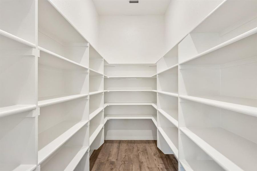 Spacious, unfurnished interior of a new home in Abe's Landing, Granbury (Image 33). Spacious, unfurnished interior of a new home in Abe's Landing, Granbury (Image 33).