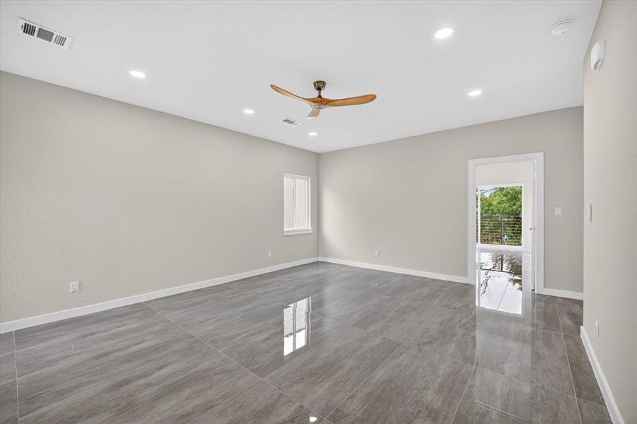 Spacious, unfurnished interior of a new home in , Irving (Image 33).