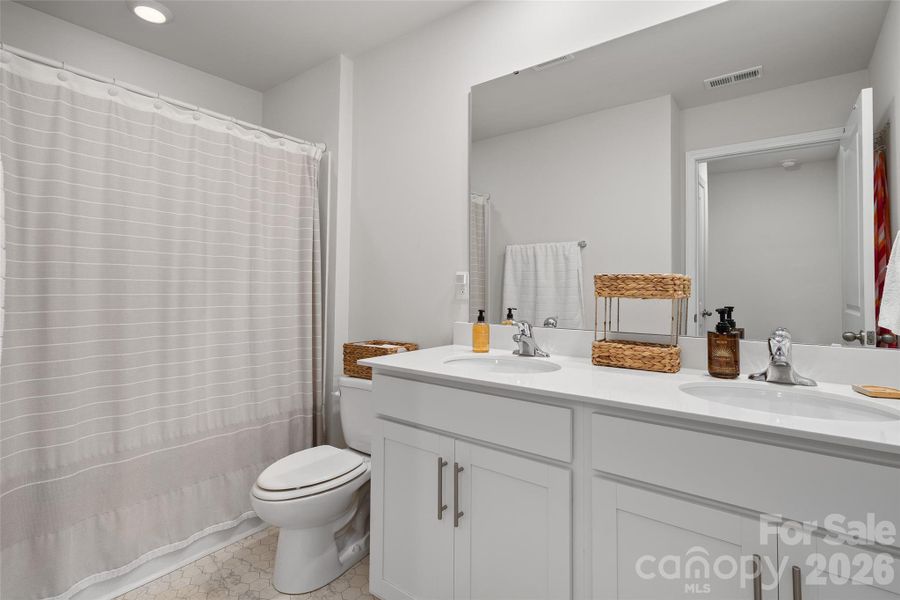 Furnished interior view inside a new home in Valleywood Farms, Waynesville (Image 34).
