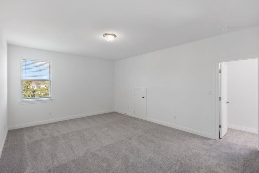 Representative unfurnished interior of a home built from the Hasley by Ashton Woods in The Estates at La Cima, San Marcos (Image 25).