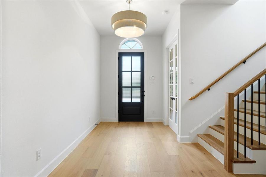 Spacious, unfurnished interior of a new home in , Aledo (Image 18).