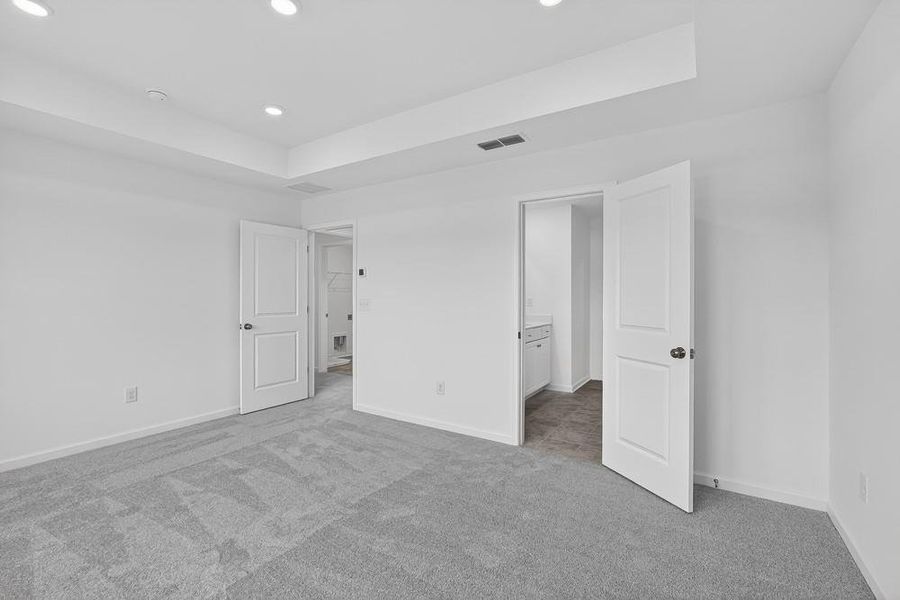 Spacious, unfurnished interior of a new home in Rosewood Farm, Lawrenceville (Image 21).
