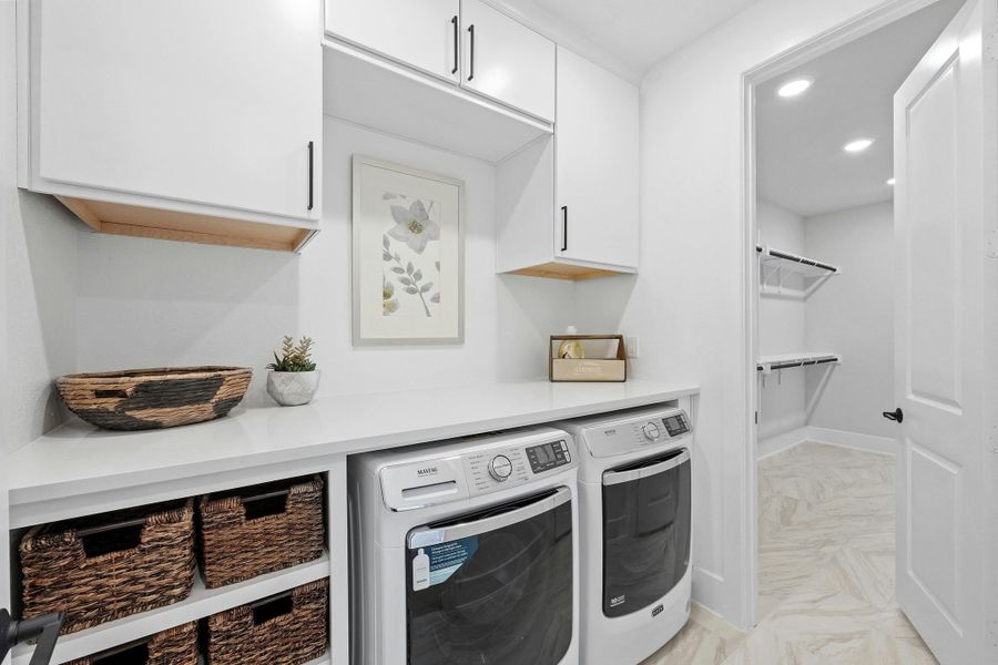 Furnished interior view inside a new home in Candela, Richmond (Image 9).