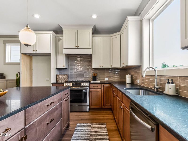 016-1280x960-kitchen