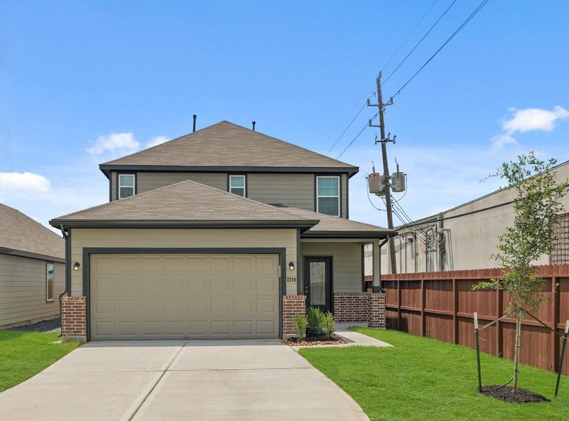 Exterior details and patio area of a home in Bammel Oaks, Houston (Image 2). Exterior details and patio area of a home in Bammel Oaks, Houston (Image 2).
