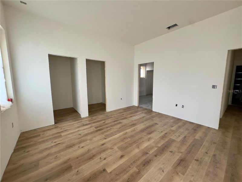 Spacious, unfurnished interior of a new home in , Citrus Springs (Image 25).