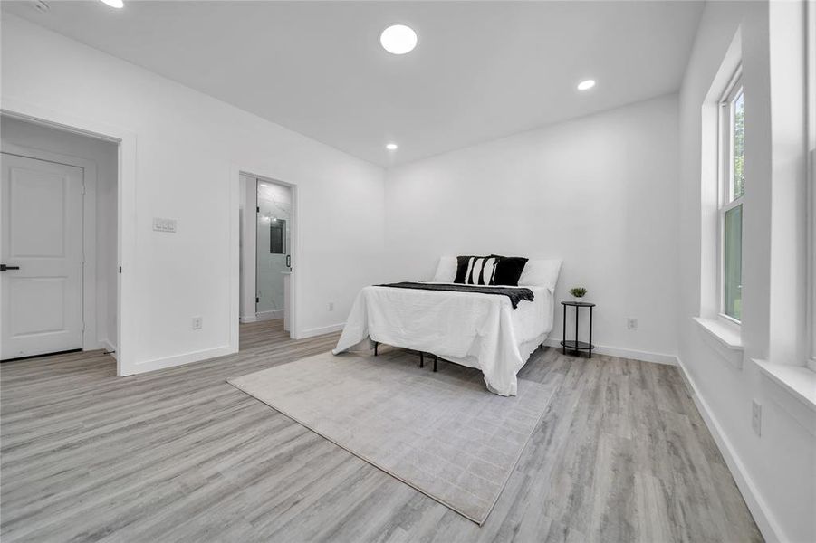 Furnished interior view inside a new home in , Terrell (Image 4).