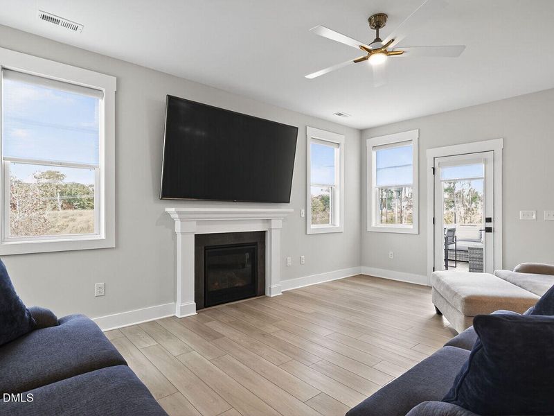 011-1280x960-living-room 011-1280x960-living-room