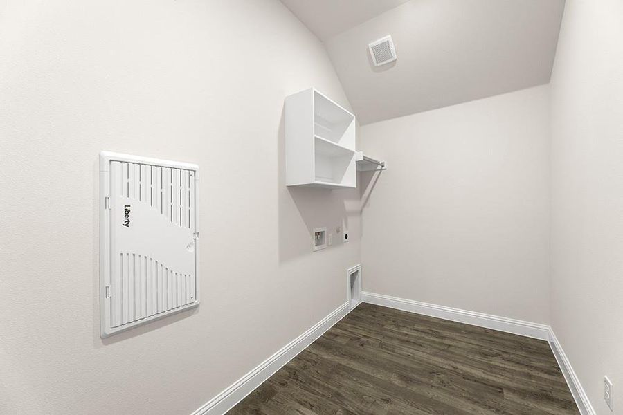 Spacious, unfurnished interior of a new home in Walden Pond, Forney (Image 30).