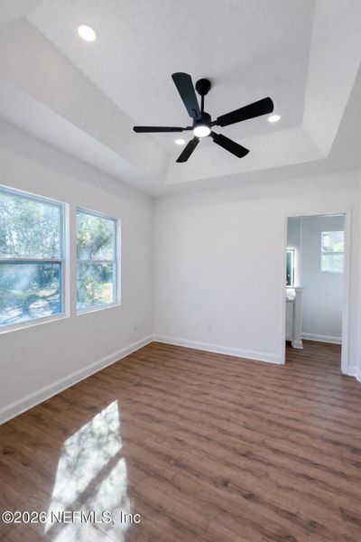 Spacious, unfurnished interior of a new home in , Jacksonville (Image 11).