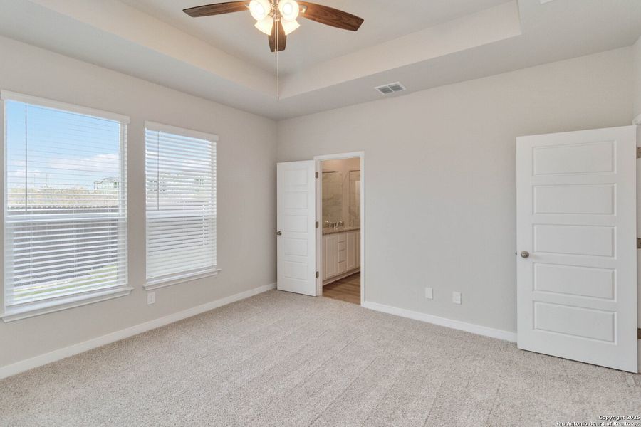 Spacious, unfurnished interior of a new home in , San Antonio (Image 21).