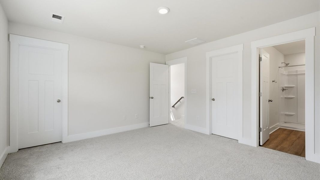 Desirable primary suite layout with spacious en suite bath in a proven, established community