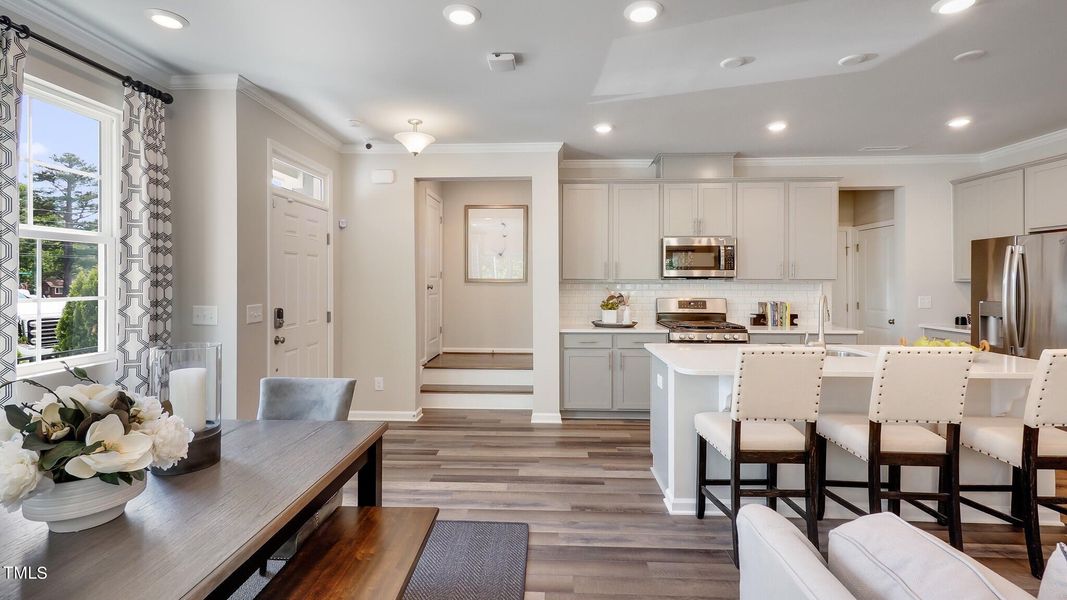 11_163GremarDr_011_mls