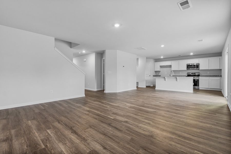 Spacious, unfurnished interior of a new home in Crystal Downs, Sumter (Image 15). Spacious, unfurnished interior of a new home in Crystal Downs, Sumter (Image 15).