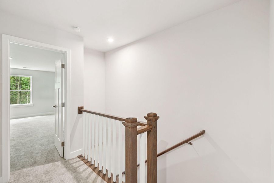 Spacious, unfurnished interior of a new home in Crescent Cove, Summerville (Image 10).