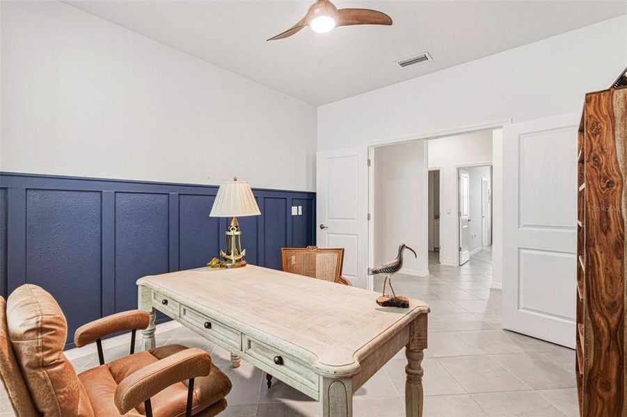 Furnished interior view inside a new home in , Venice (Image 36).