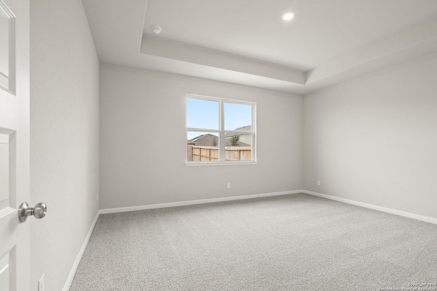 Spacious, unfurnished interior of a new home in Cinco Lakes, San Antonio (Image 27).