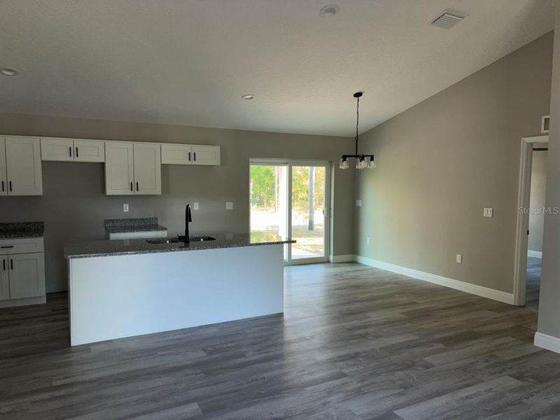 Spacious, unfurnished interior of a new home in , Dunnellon (Image 14).
