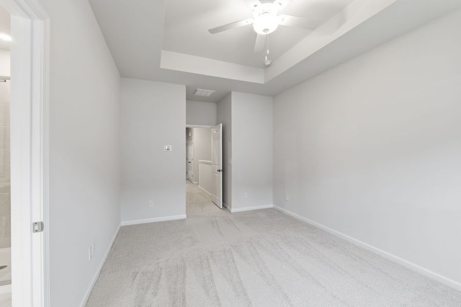 Spacious, unfurnished interior of a new home in Lakeview Village, Charlotte (Image 23).