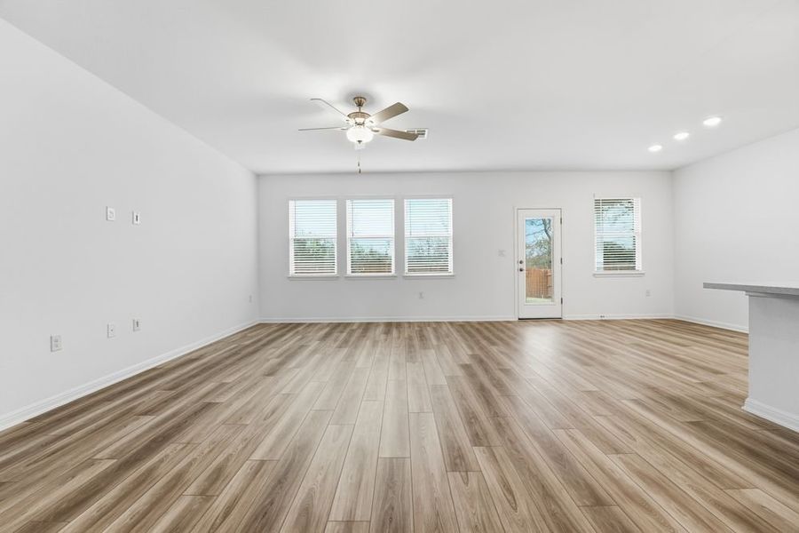 Spacious, unfurnished interior of a new home in Lisso 60s, Pflugerville (Image 9).