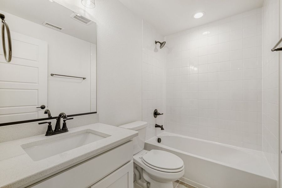 7983 Polson - Full Bathroom