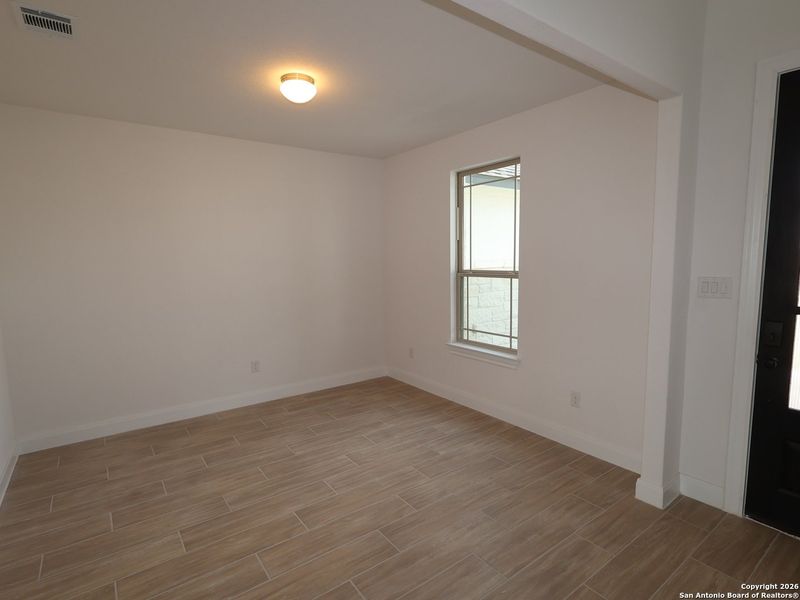 Spacious, unfurnished interior of a new home in Everly Estates, San Antonio (Image 18).