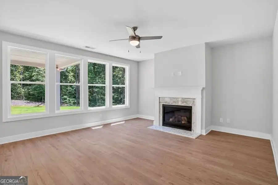 Spacious, unfurnished interior of a new home in The Manor at Gainesville Township, Gainesville (Image 30).