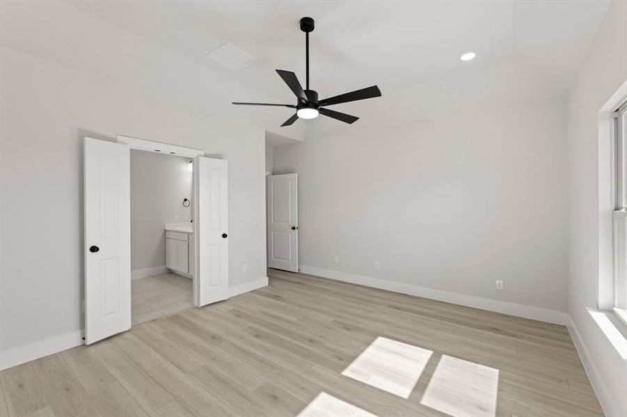 Spacious, unfurnished interior of a new home in Las Lomas, Forney (Image 24). Spacious, unfurnished interior of a new home in Las Lomas, Forney (Image 24).