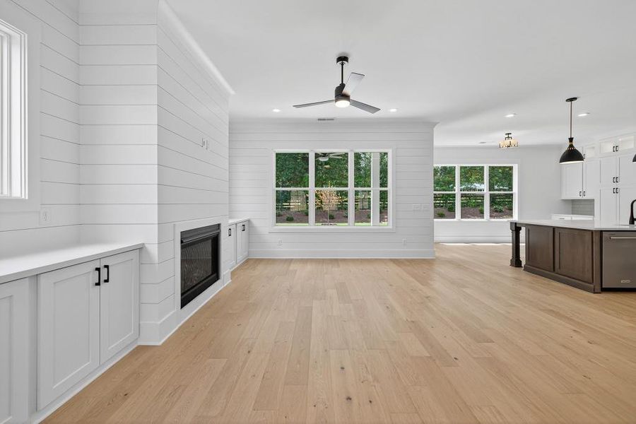 Spacious, unfurnished interior of a new home in Livingstone Park, Kennesaw (Image 48).