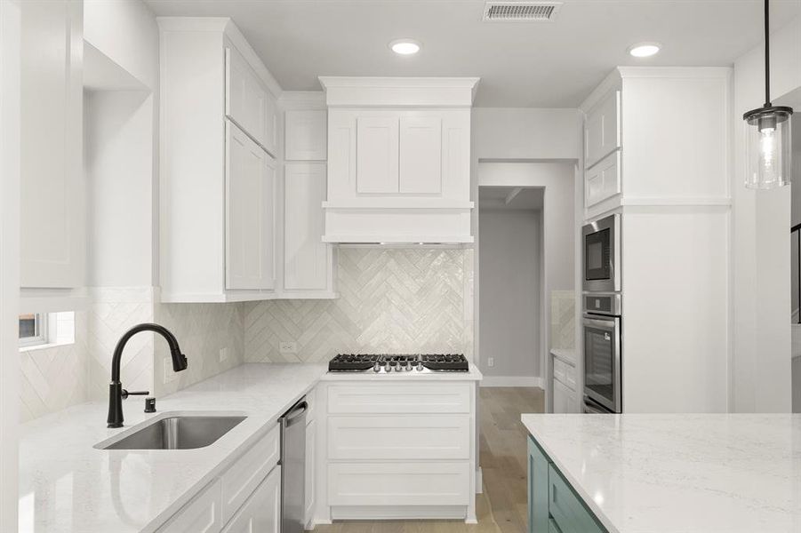 09. 1320 Eclipse - Kitchen (3)