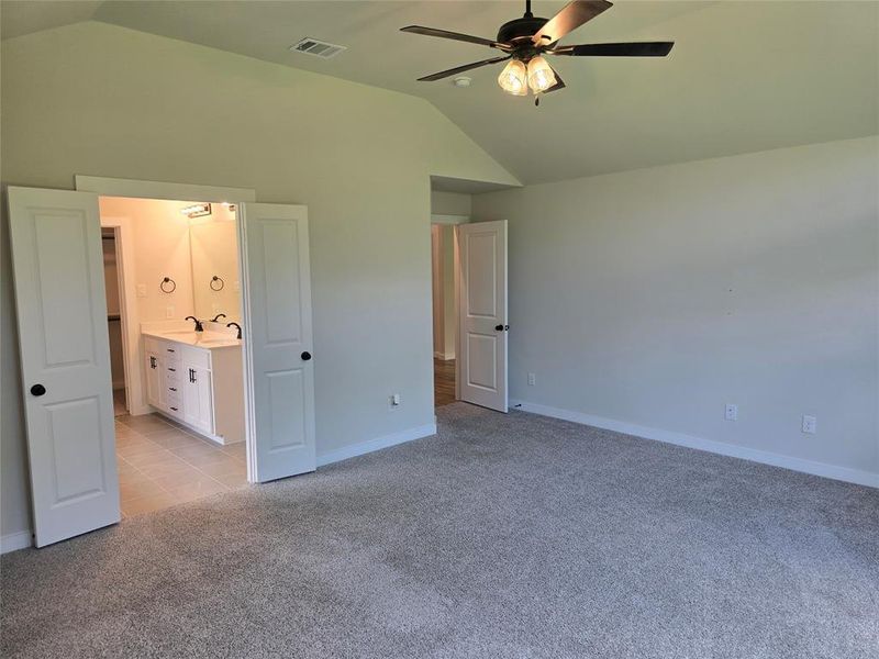 Spacious, unfurnished interior of a new home in Trail Creek, Cleburne (Image 18). Spacious, unfurnished interior of a new home in Trail Creek, Cleburne (Image 18).
