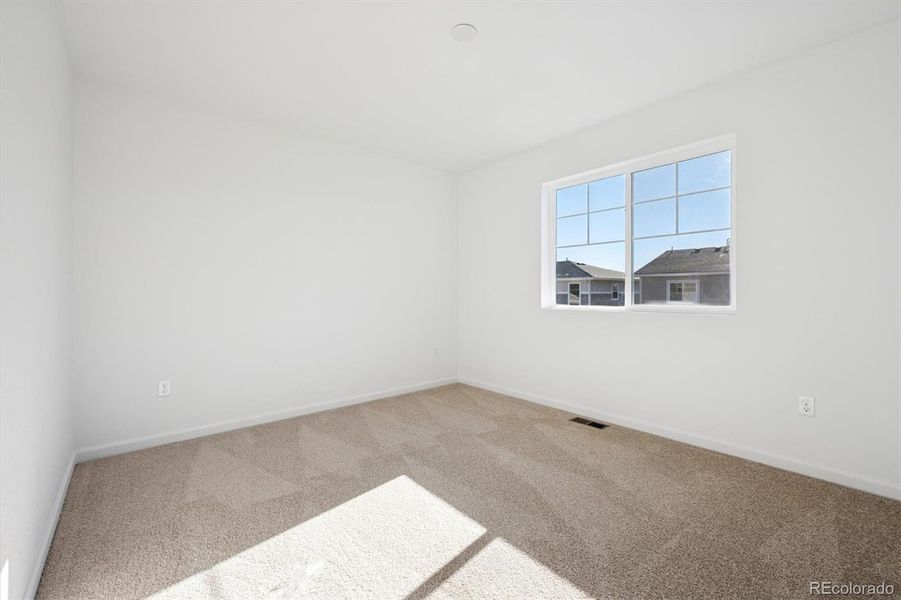 Spacious, unfurnished interior of a new home in The Aurora Highlands, Aurora (Image 17).