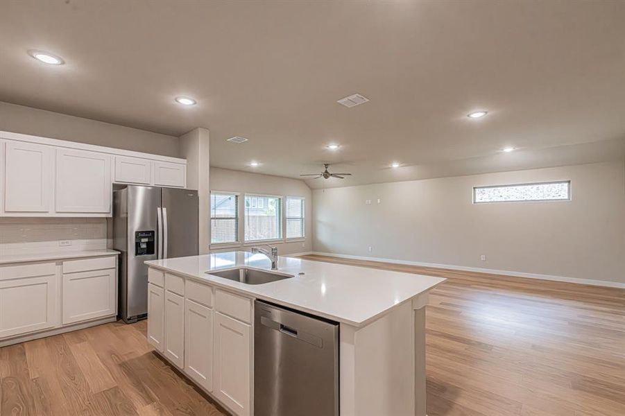 Furnished interior view inside a new home in Elevon, Lavon (Image 9).