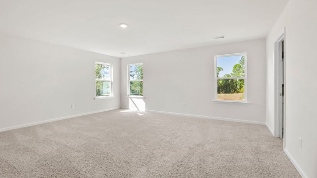 Spacious, unfurnished interior of a new home in Baxter Village, Boiling Springs (Image 37).