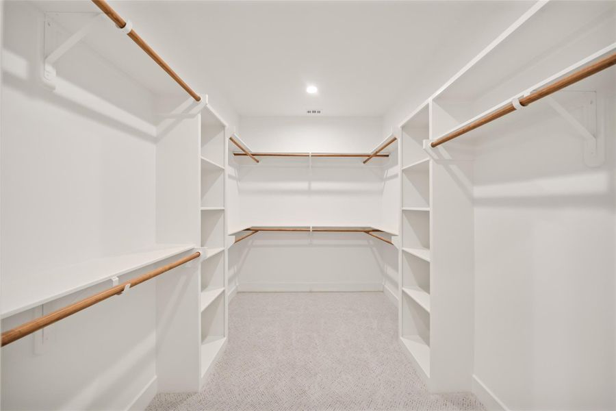 Spacious, unfurnished interior of a new home in , Willis (Image 34).