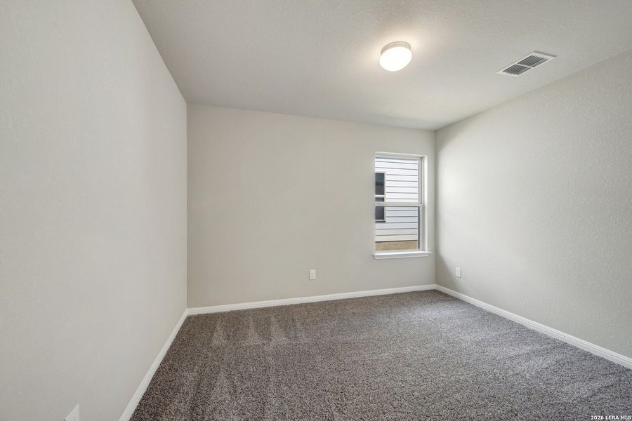 Spacious, unfurnished interior of a new home in Mesquite Ridge, San Antonio (Image 34).