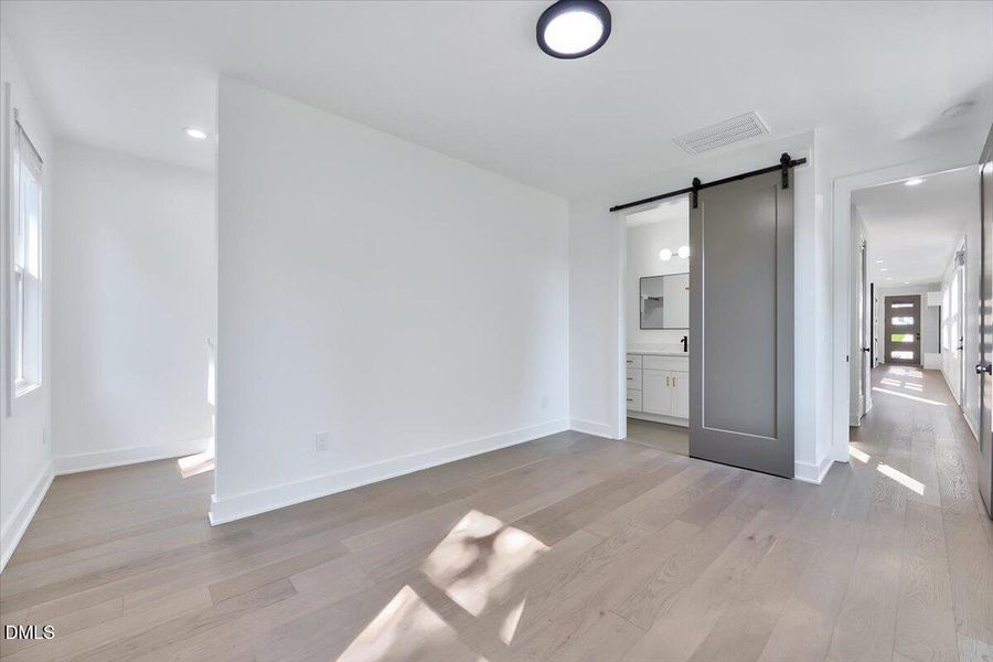 21-732 Hopkins St-21