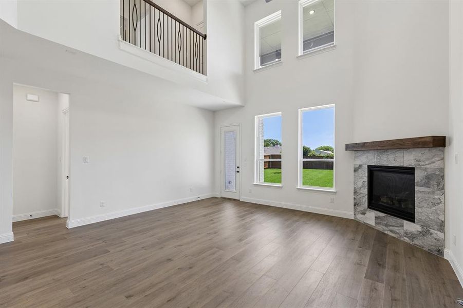 Spacious, unfurnished interior of a new home in Cambridge Manor, North Richland Hills (Image 25).