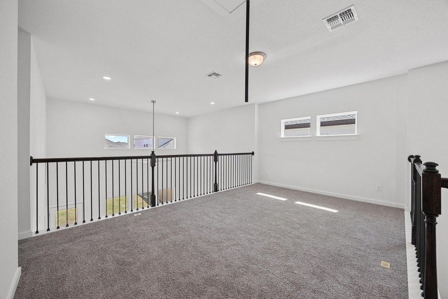 Spacious, unfurnished interior of a new home in University Heights, Round Rock (Image 33).