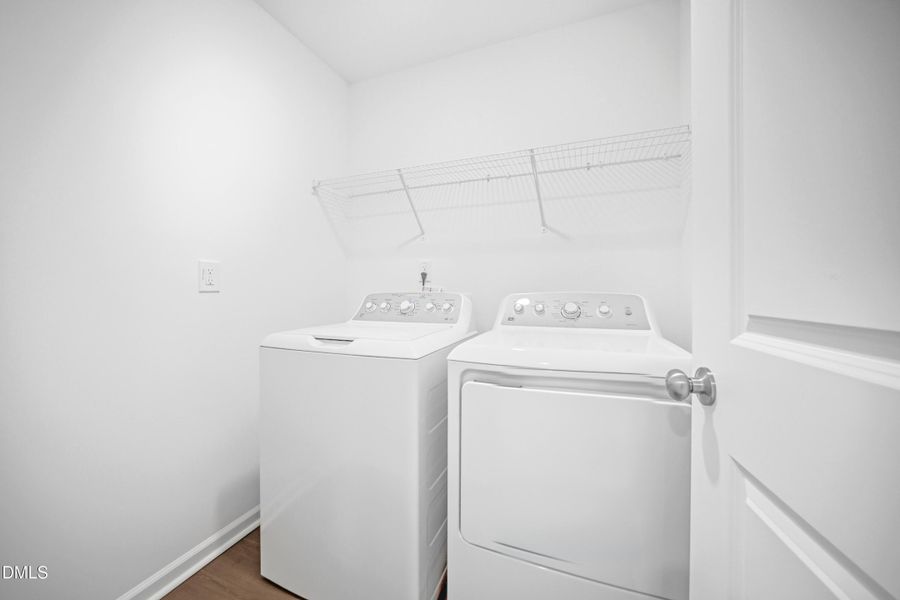 SUN_Everlee_Pic_CarsonII_QMI_230_Laundry
