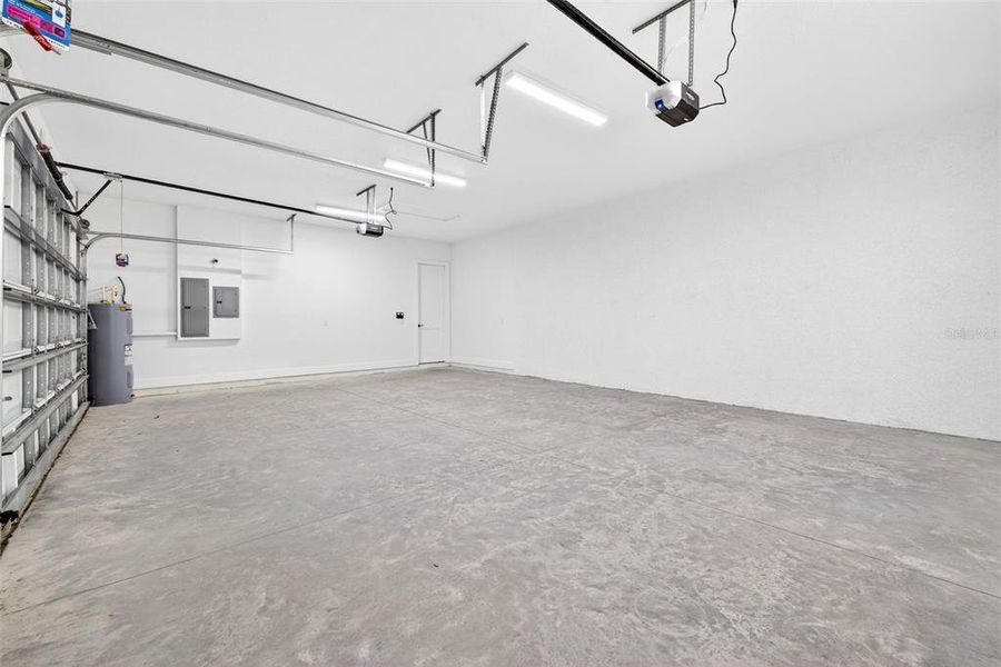 Spacious, unfurnished interior of a new home in , Dade City (Image 74). Spacious, unfurnished interior of a new home in , Dade City (Image 74).