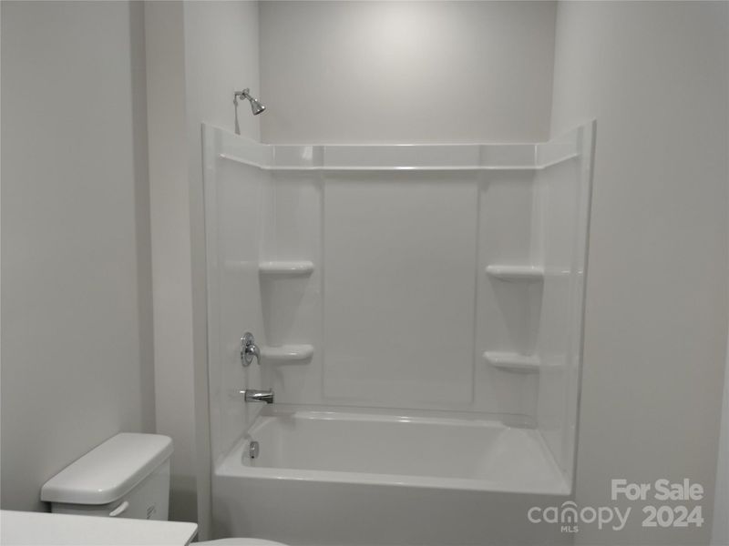 Bath 2 Tub/Shower