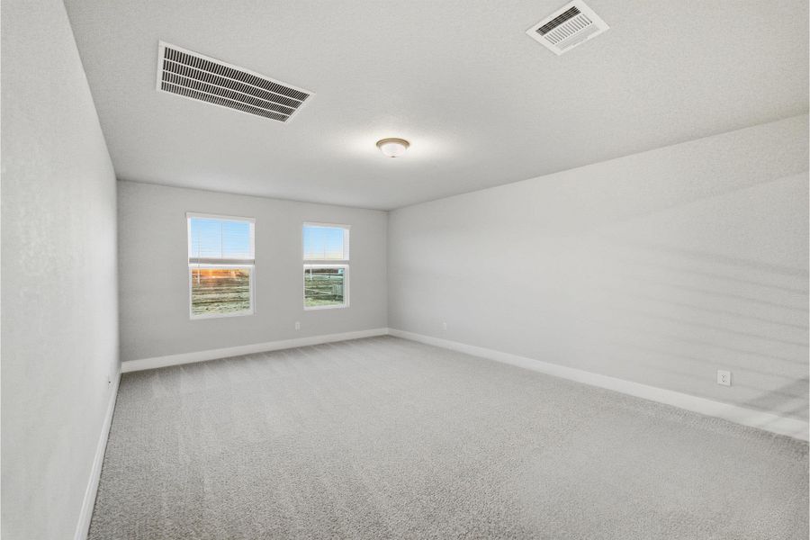 Spacious, unfurnished interior of a new home in Hunters Glen, Jarrell (Image 24).