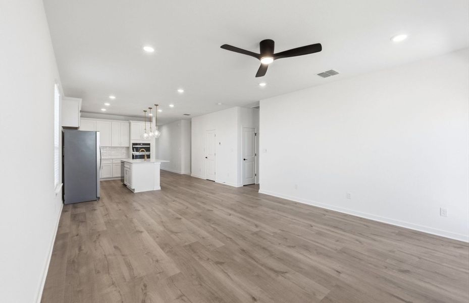 Spacious, unfurnished interior of a new home in Sunfield, Buda (Image 18). Spacious, unfurnished interior of a new home in Sunfield, Buda (Image 18).