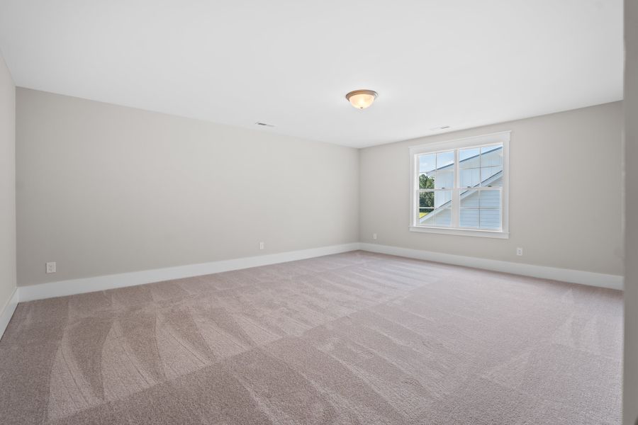 Representative unfurnished interior of a home built from the Kauai by Bill Clark Homes in Sidbury Landing, Wilmington (Image 62).