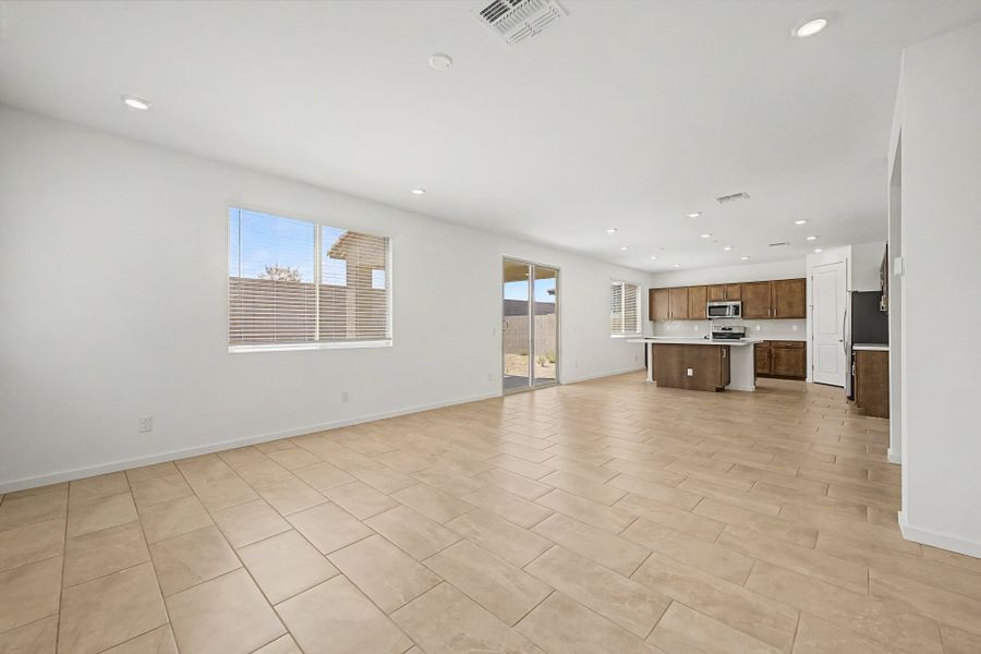 Spacious, unfurnished interior of a new home in Frontera, Surprise (Image 14). Spacious, unfurnished interior of a new home in Frontera, Surprise (Image 14).